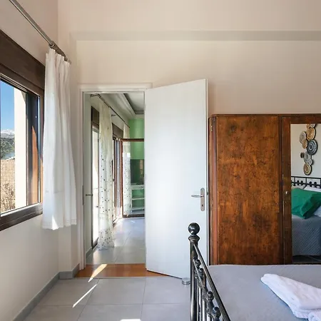 Family Ellis With Private Pool 200m To The Walking Distance To The Amenities Villa