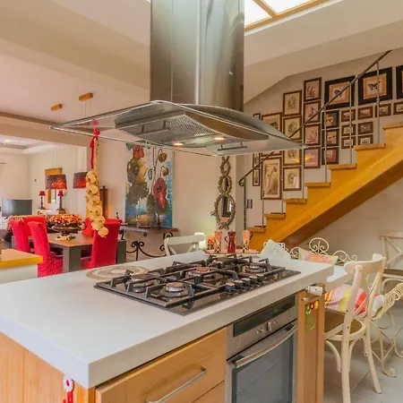 Villa Family Ellis With Private Pool 200m To The Walking Distance To The Amenities *