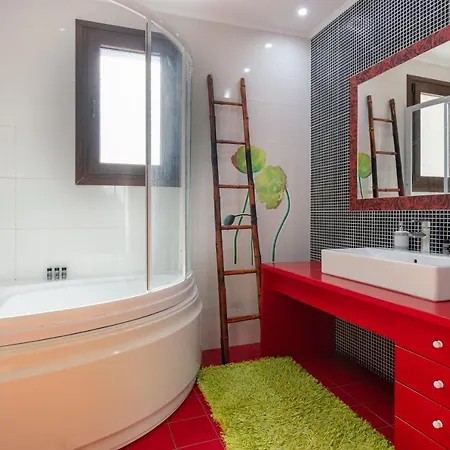 Villa Family Ellis With Private Pool 200m To The Walking Distance To The Amenities *