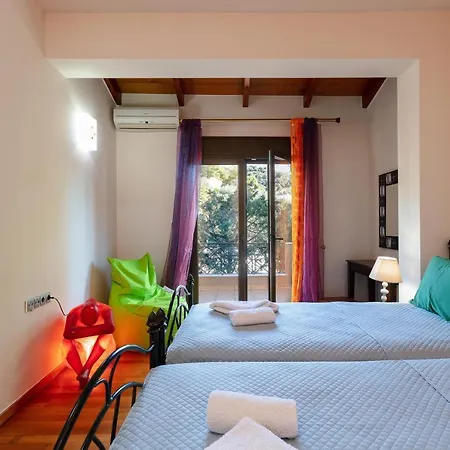 Family Ellis With Private Pool 200m To The Walking Distance To The Amenities * Plakias