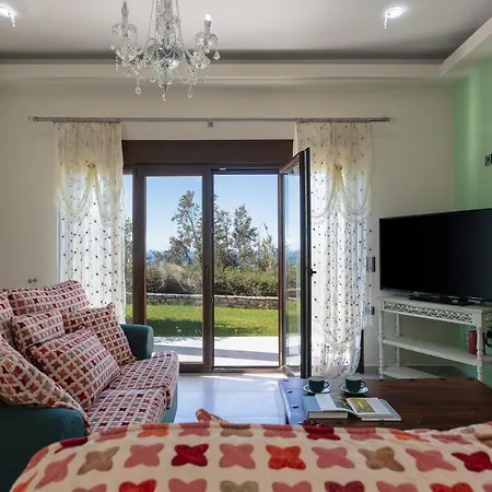 Family Ellis With Private Pool 200m To The Walking Distance To The Amenities *