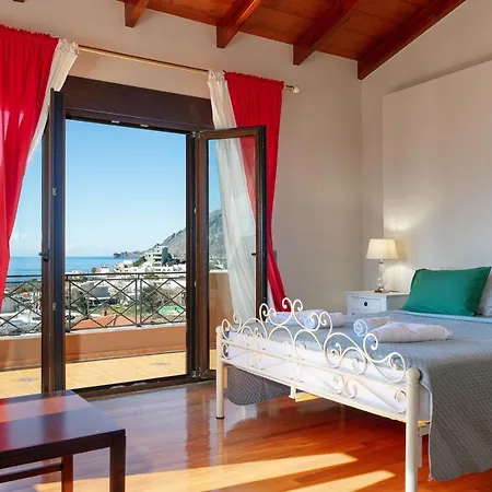 Villa Family Ellis With Private Pool 200m To The Walking Distance To The Amenities