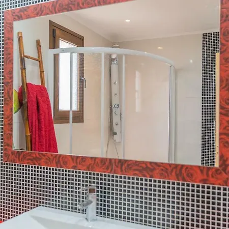 Villa Family Ellis With Private Pool 200m To The Walking Distance To The Amenities